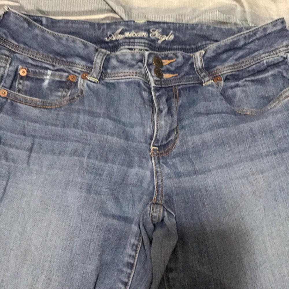 American Eagle Jeans fits comfortable.